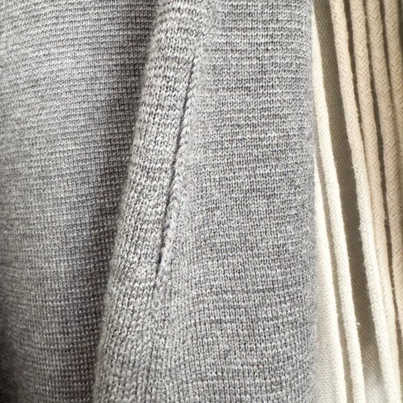 Alice + Olivia Gray Belted Sweater Dress Medium/Large holiday Winter EUC - Picture 8 of 10